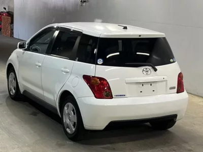 Toyota IST
