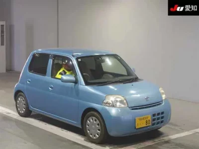 Daihatsu Esse
