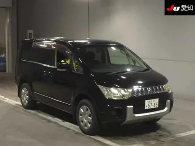 Mitsubishi DELICA D5