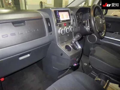 Mitsubishi DELICA D5
