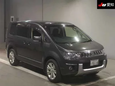 Mitsubishi DELICA D5