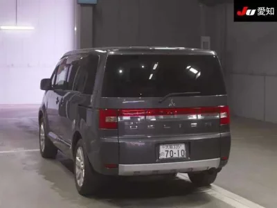 Mitsubishi DELICA D5