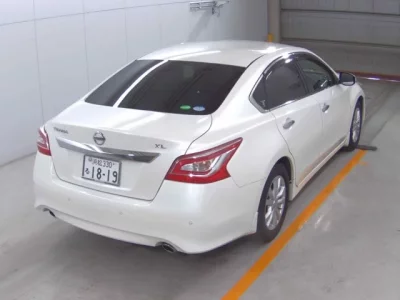 Nissan TEANA