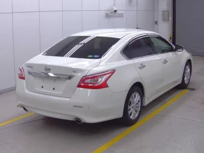 Nissan TEANA
