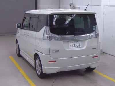 Mitsubishi DELICA D2