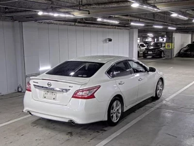Nissan TEANA