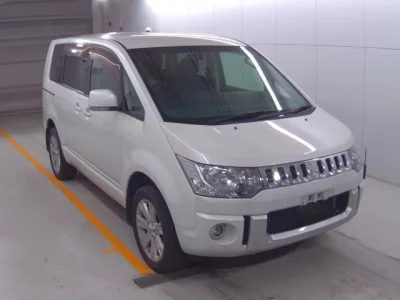 Mitsubishi DELICA D5