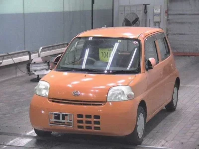 Daihatsu Esse