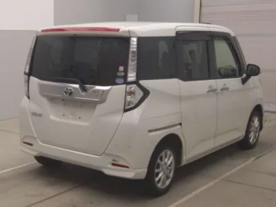 Toyota TANK