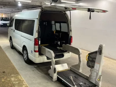 Toyota HIACE VAN