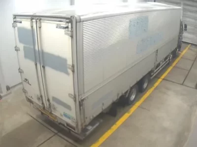 Isuzu TRUCK