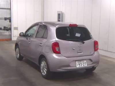 Nissan MARCH