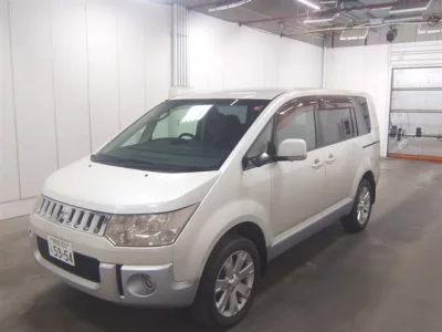 Mitsubishi DELICA D5
