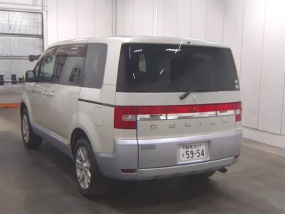 Mitsubishi DELICA D5