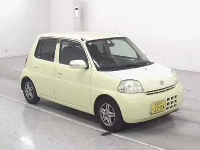 Daihatsu Esse