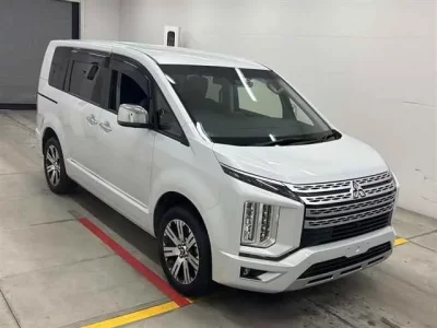 Mitsubishi DELICA D5
