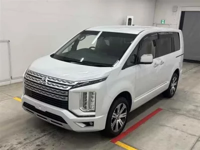 Mitsubishi DELICA D5