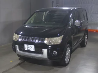 Mitsubishi DELICA D5