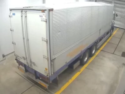 Isuzu TRUCK