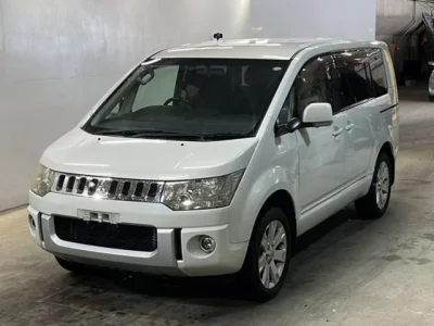 Mitsubishi DELICA D5