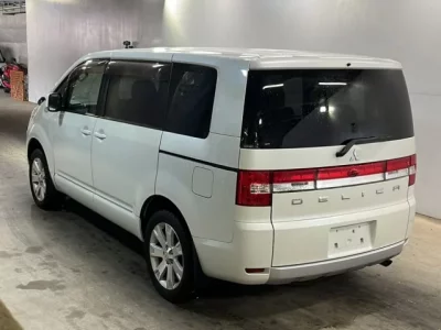 Mitsubishi DELICA D5