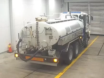 Isuzu TRUCK