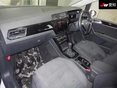 Volkswagen GOLF TOURAN