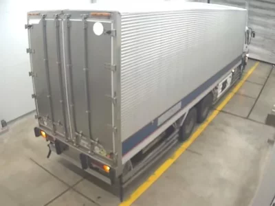 Isuzu TRUCK