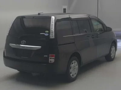 Toyota ISIS