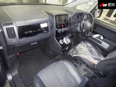 Mitsubishi DELICA D5