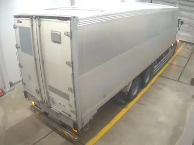 Isuzu TRUCK