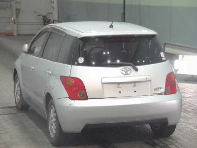 Toyota IST