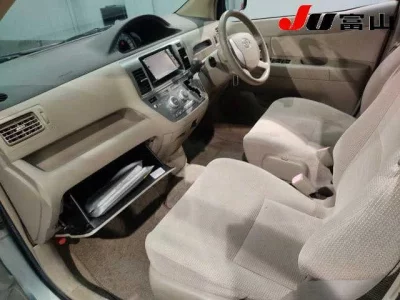 Toyota RAUM