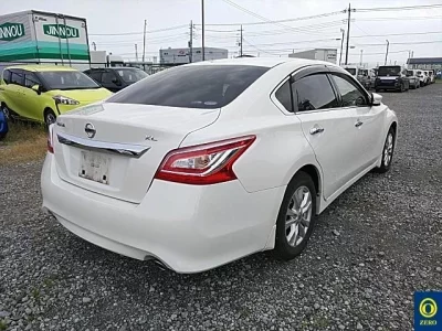 Nissan TEANA