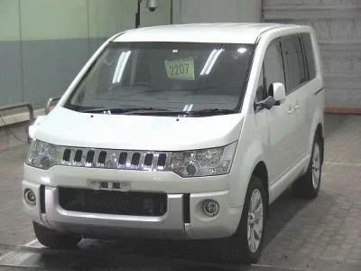 Mitsubishi DELICA D5