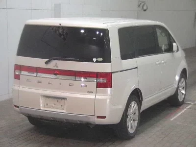 Mitsubishi DELICA D5