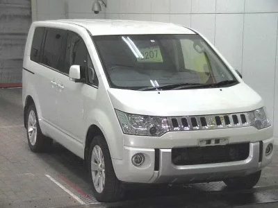 Mitsubishi DELICA D5