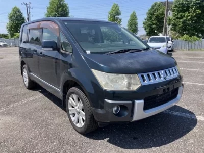 Mitsubishi DELICA D5