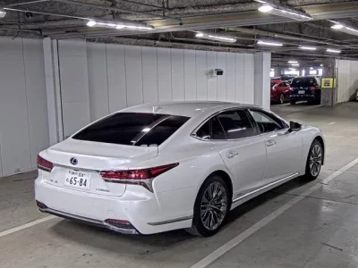Lexus LS