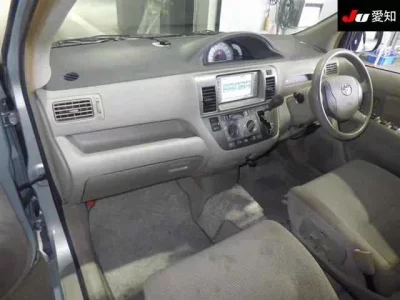 Toyota RAUM