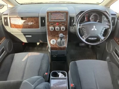 Mitsubishi DELICA D5