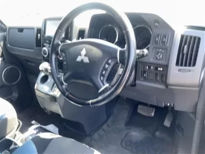 Mitsubishi DELICA D5