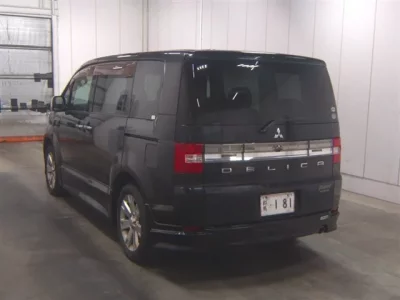 Mitsubishi DELICA D5