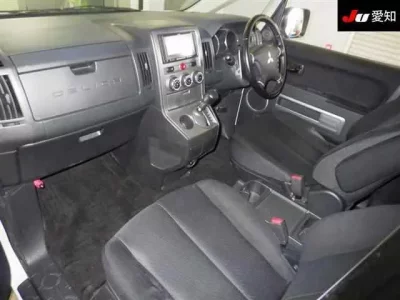 Mitsubishi DELICA D5