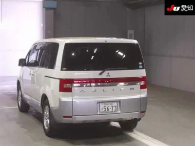 Mitsubishi DELICA D5