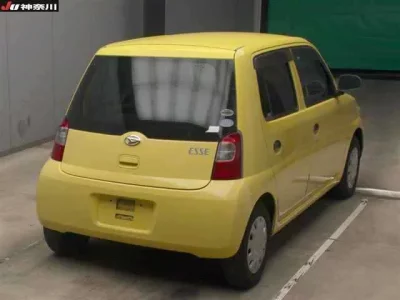 Daihatsu Esse