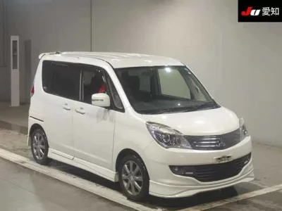Mitsubishi DELICA D2