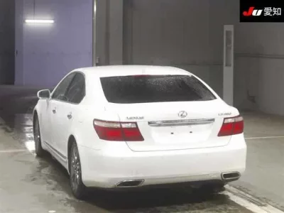 Lexus LS