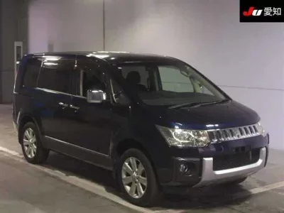 Mitsubishi DELICA D5