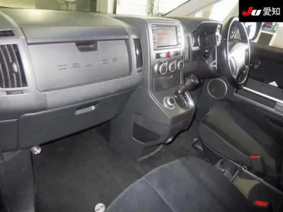 Mitsubishi DELICA D5